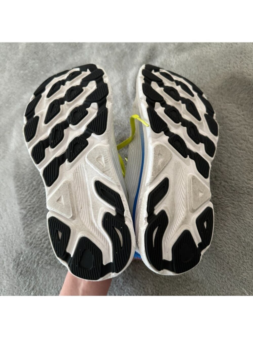 Hoka One One Clifton 9 Sneakers Tennis Shoes Youth Size 4.5 White - Picture 5 of 8